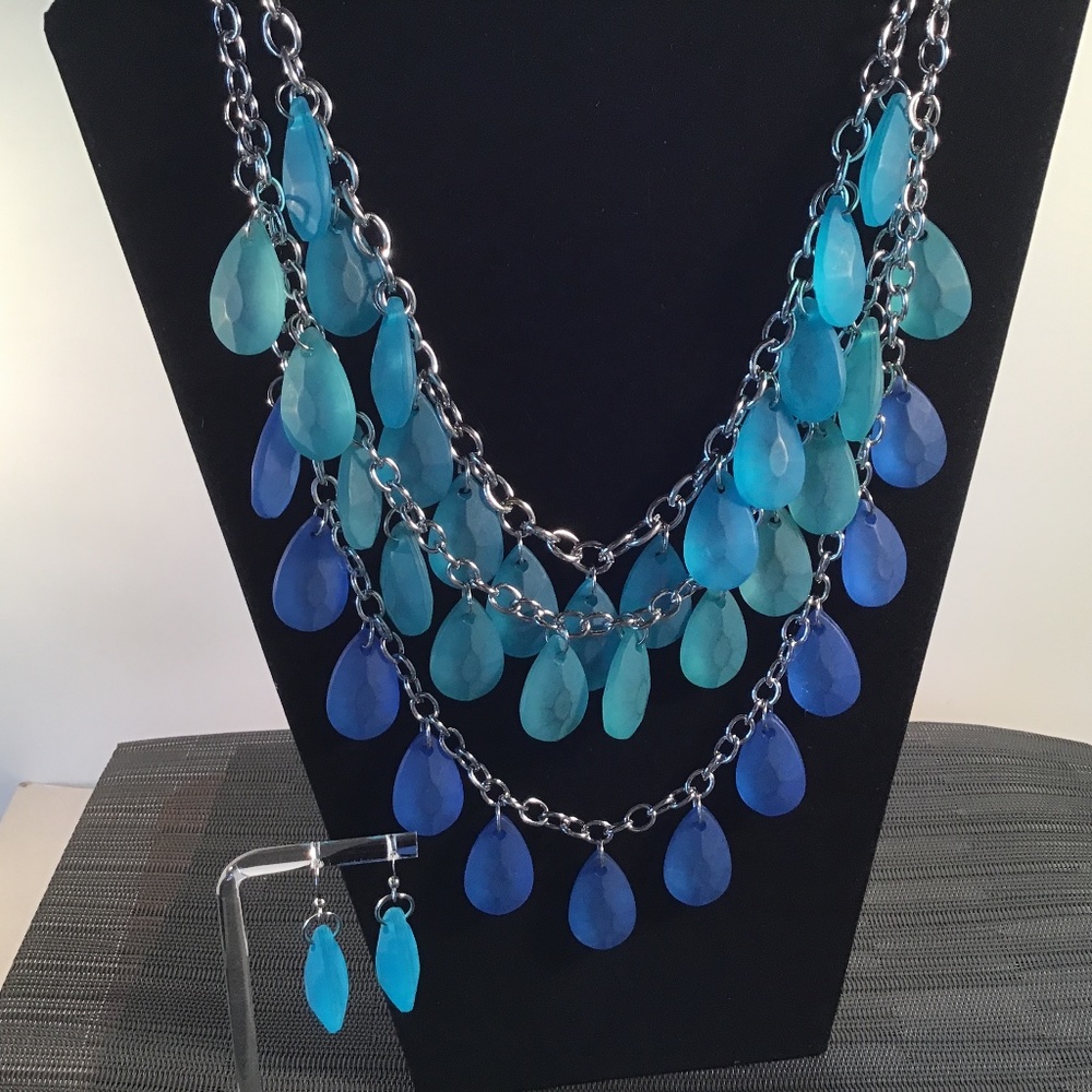 Necklace And Earrings Set Faux Sea Glass - Very Eye Catching